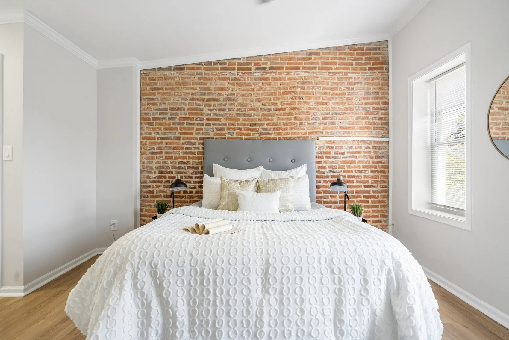 1746 s charles-42.jpg