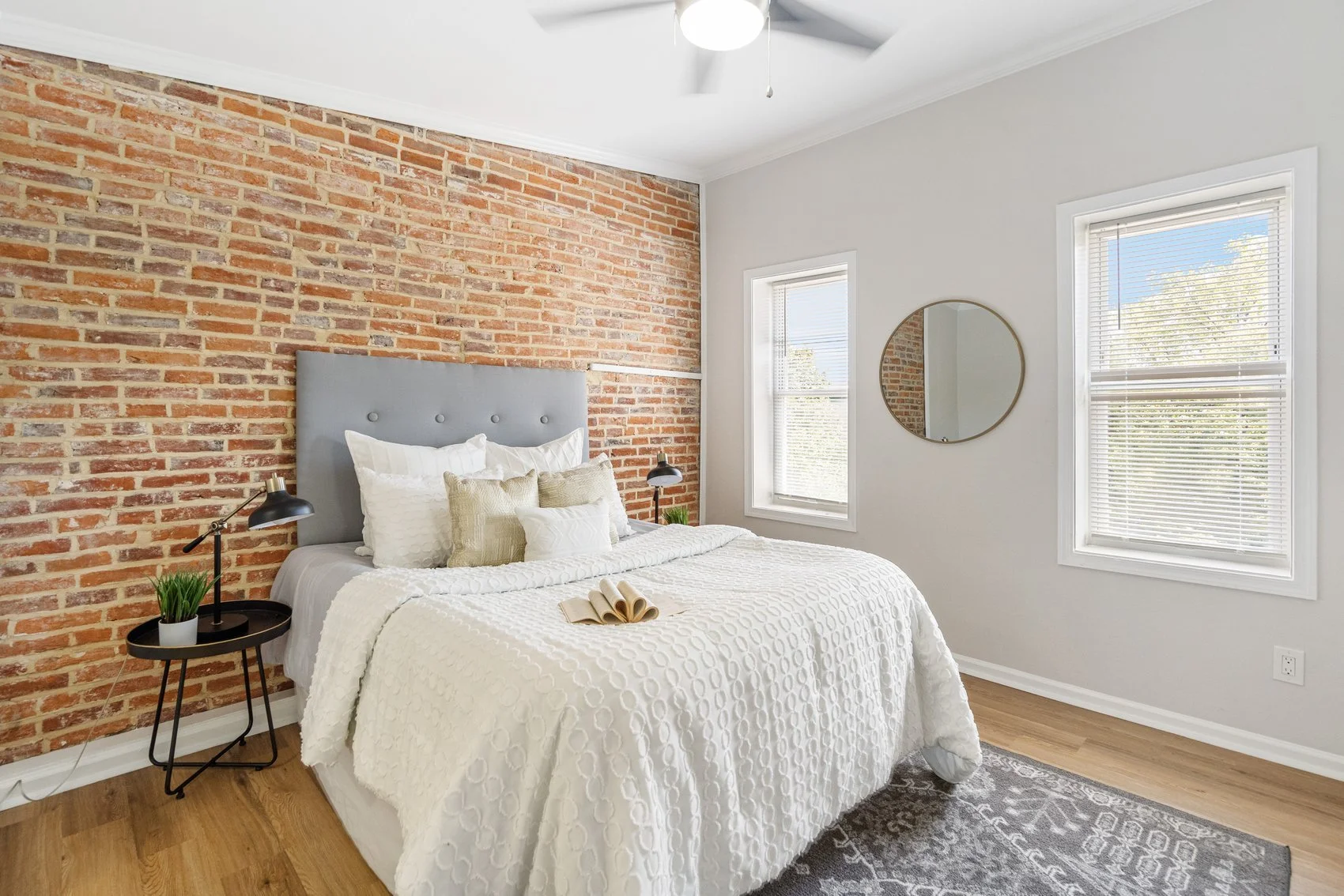 1746 s charles-41.jpg