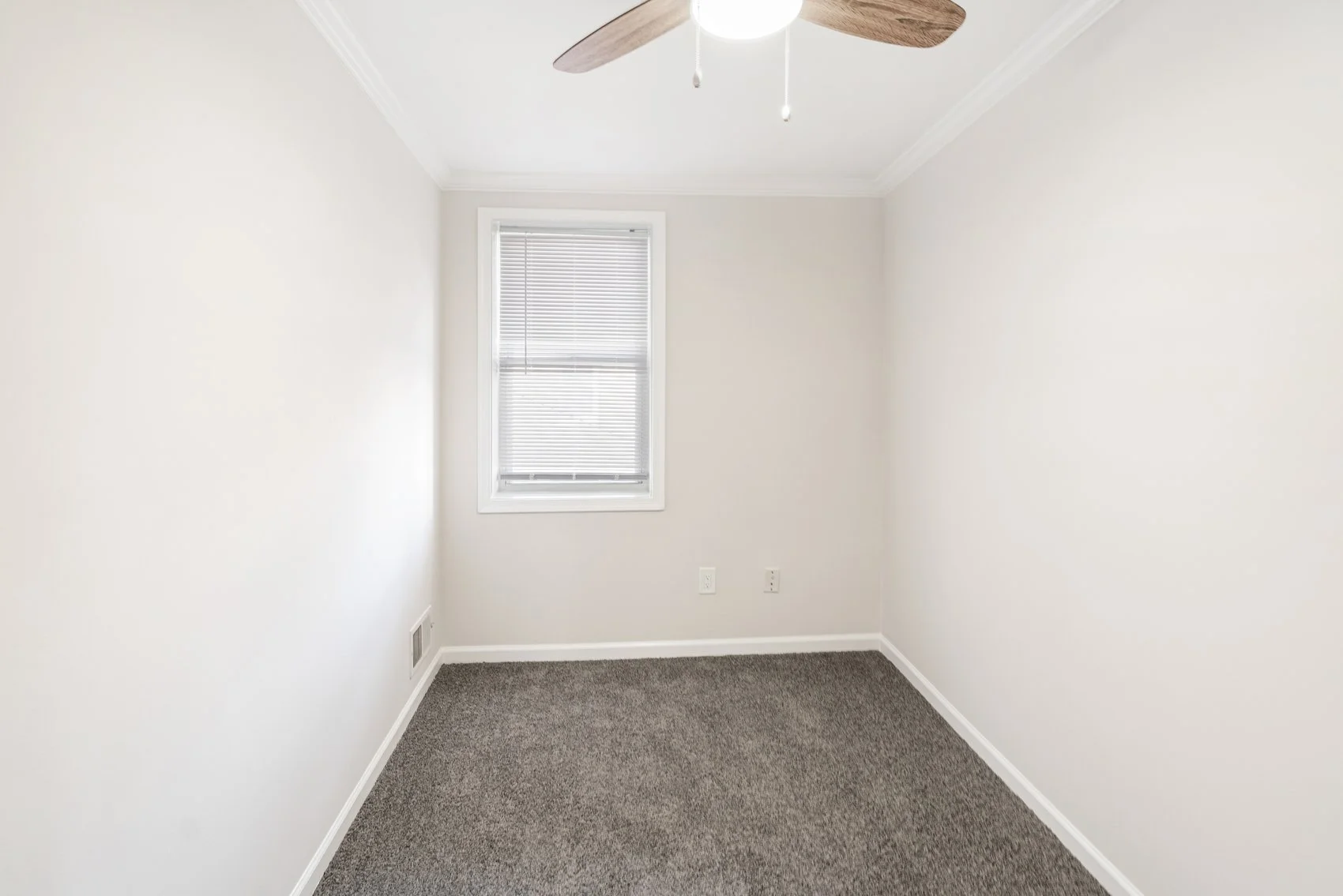 1746 s charles-29.jpg