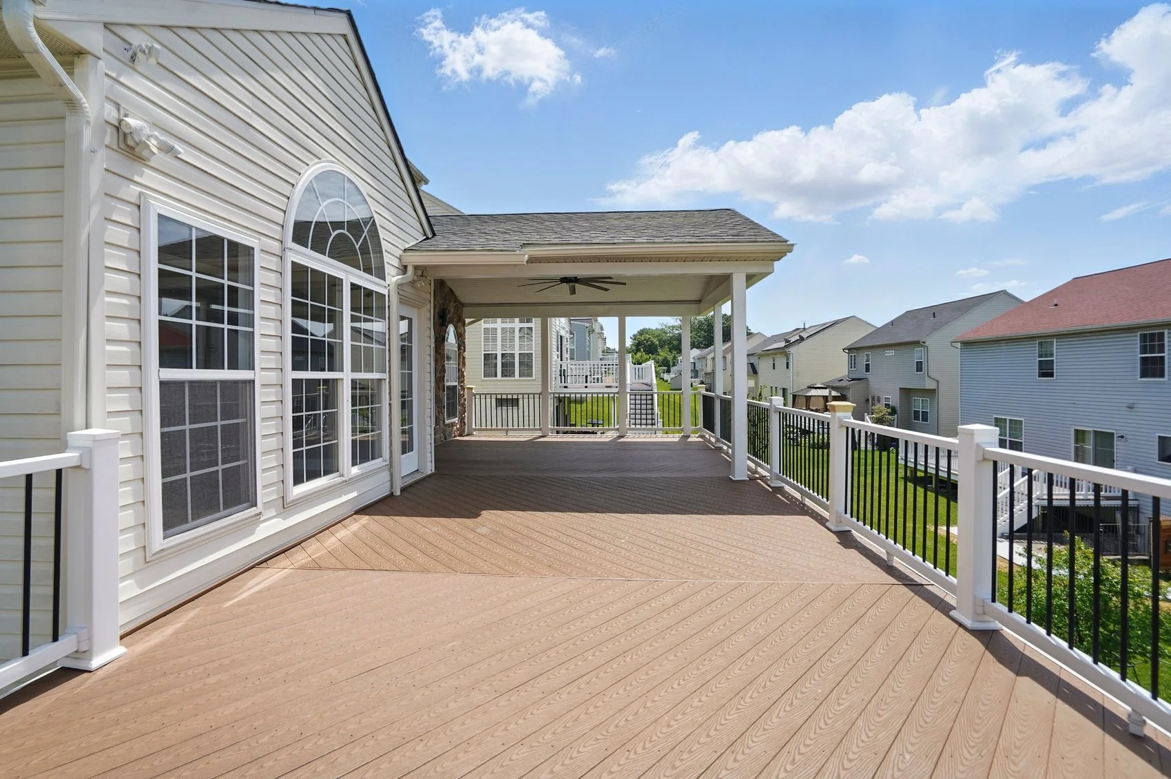 6624 aaron way-05.jpg