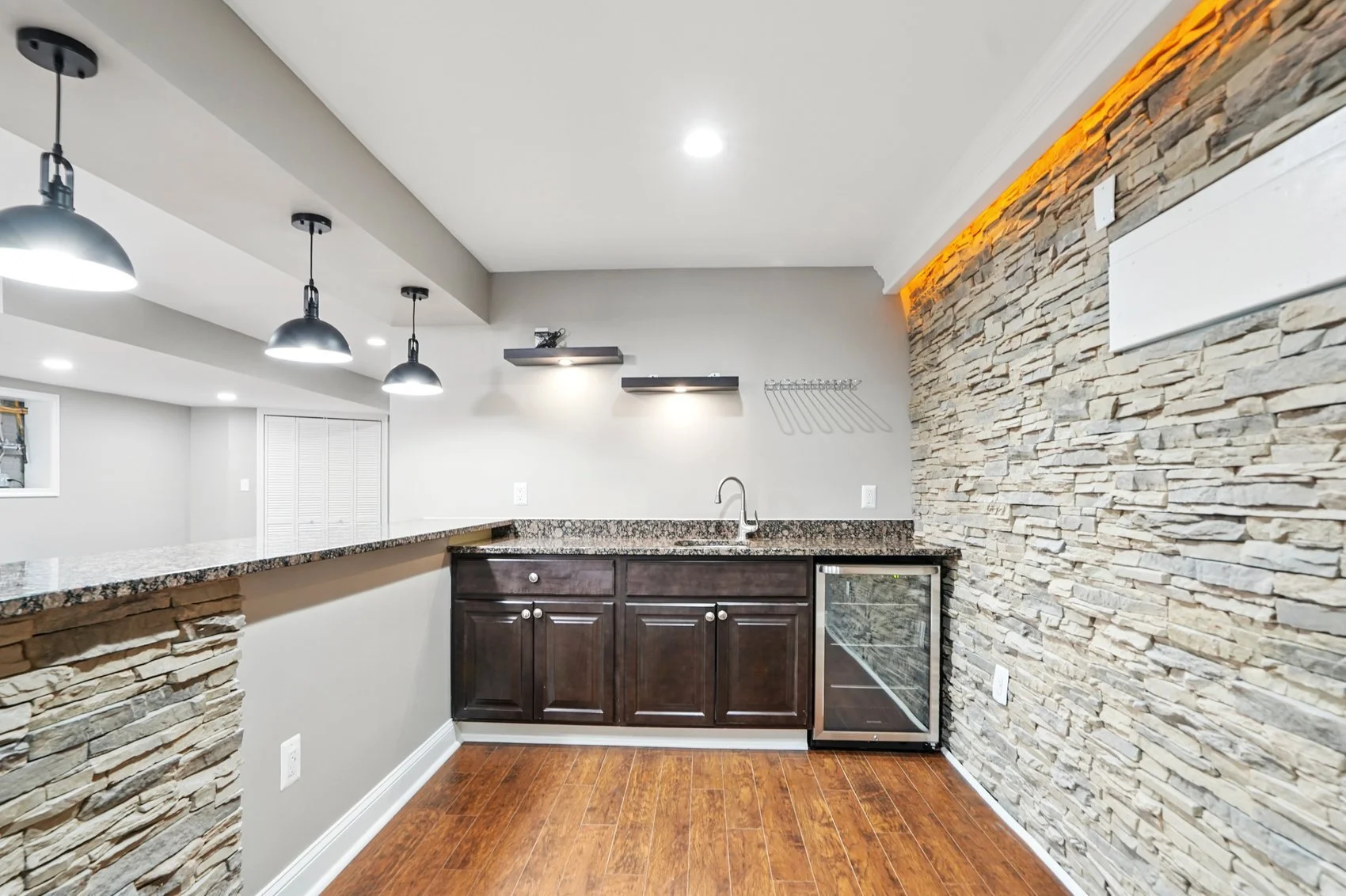 6624 aaron way-25.jpg