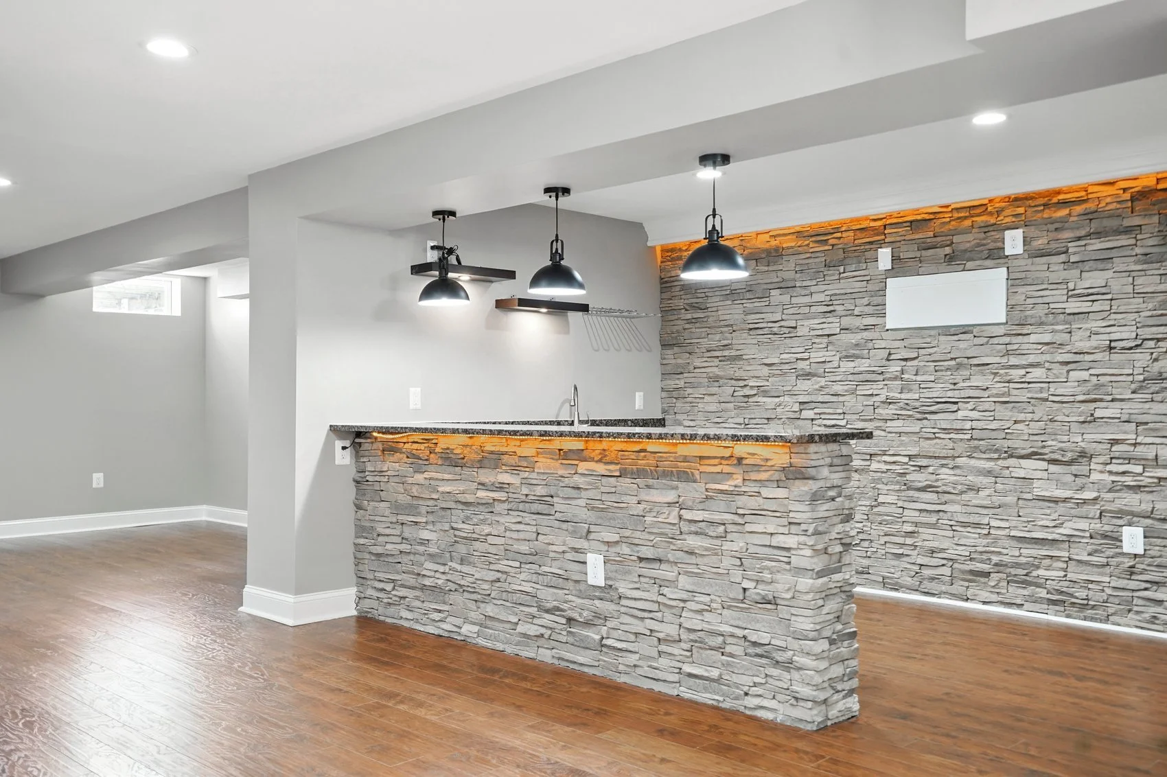 6624 aaron way-23.jpg