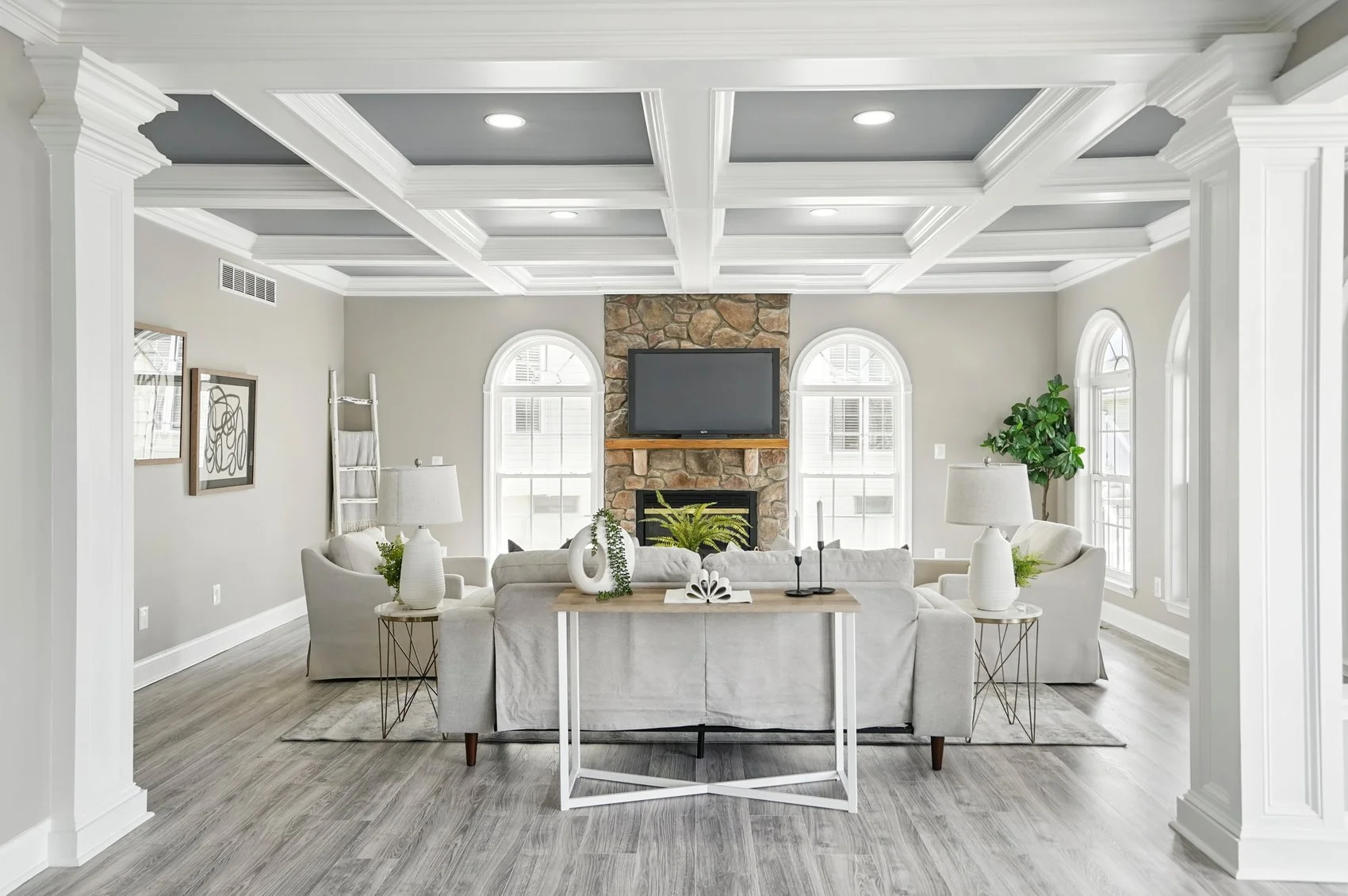 6624 aaron way-16.jpg