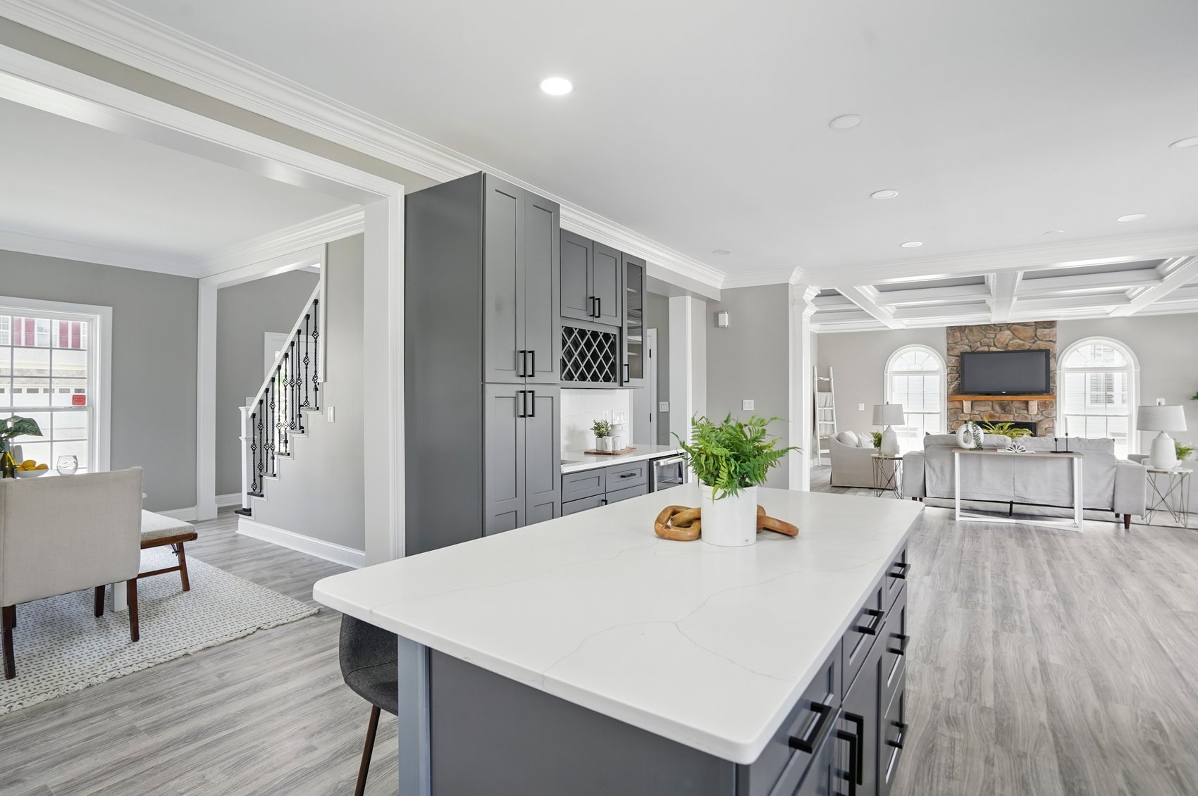 6624 aaron way-12.jpg