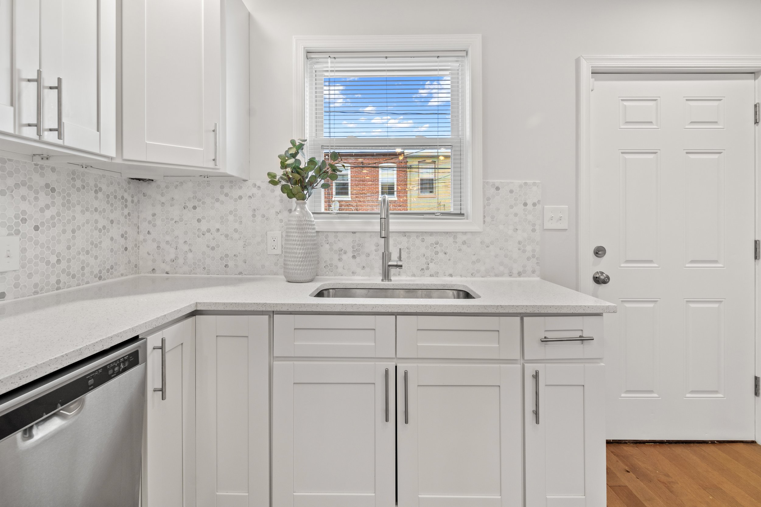 3220 Leverton (11).JPG