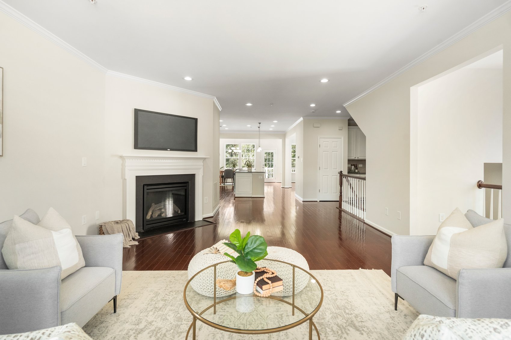 1659 Livingston Dr-20.jpg