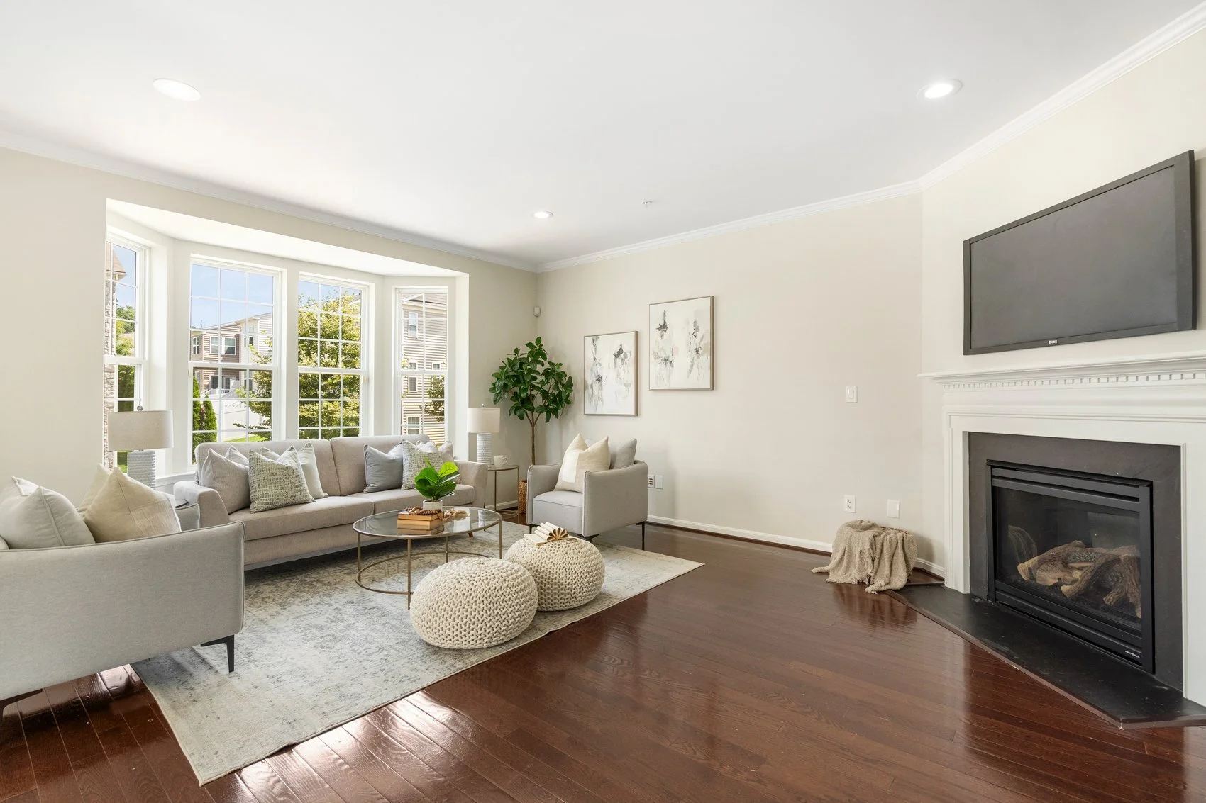 1659 Livingston Dr-17.jpg