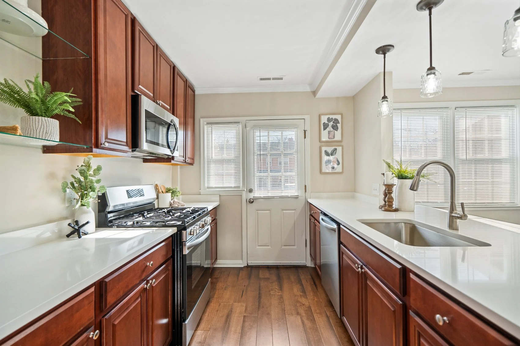 1283 Cedarcroft-24.jpg