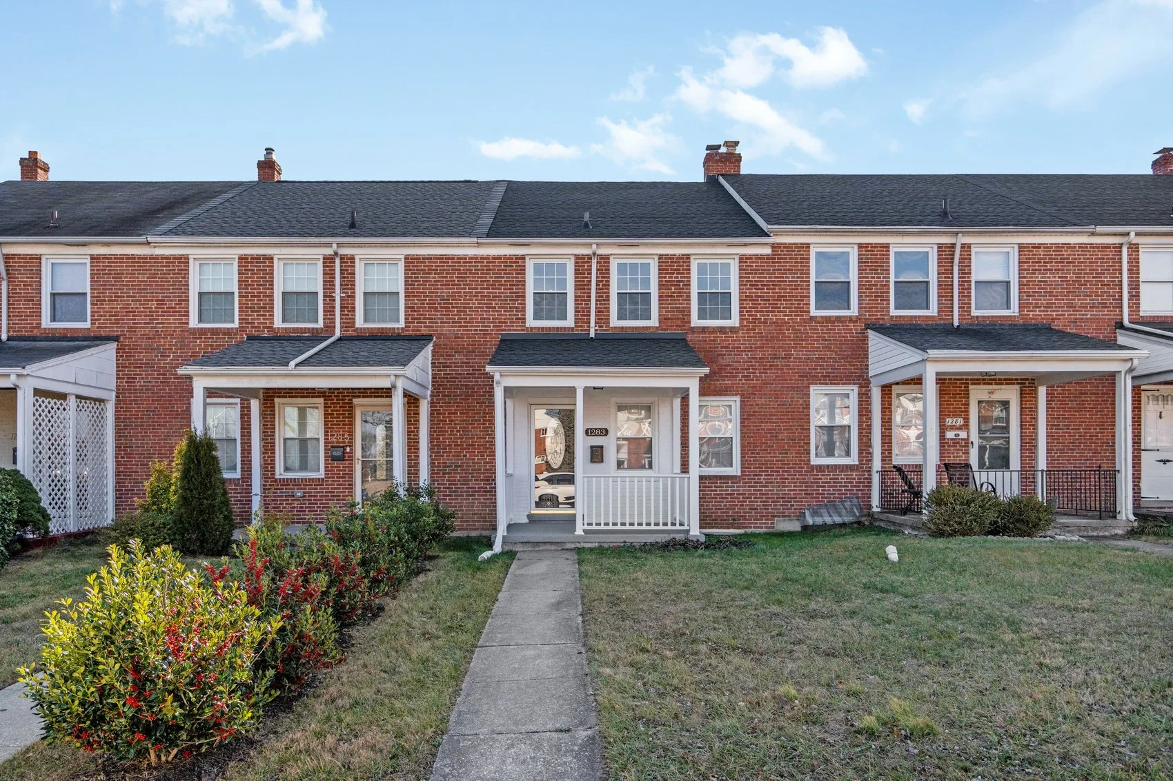 1283 Cedarcroft-02.jpg