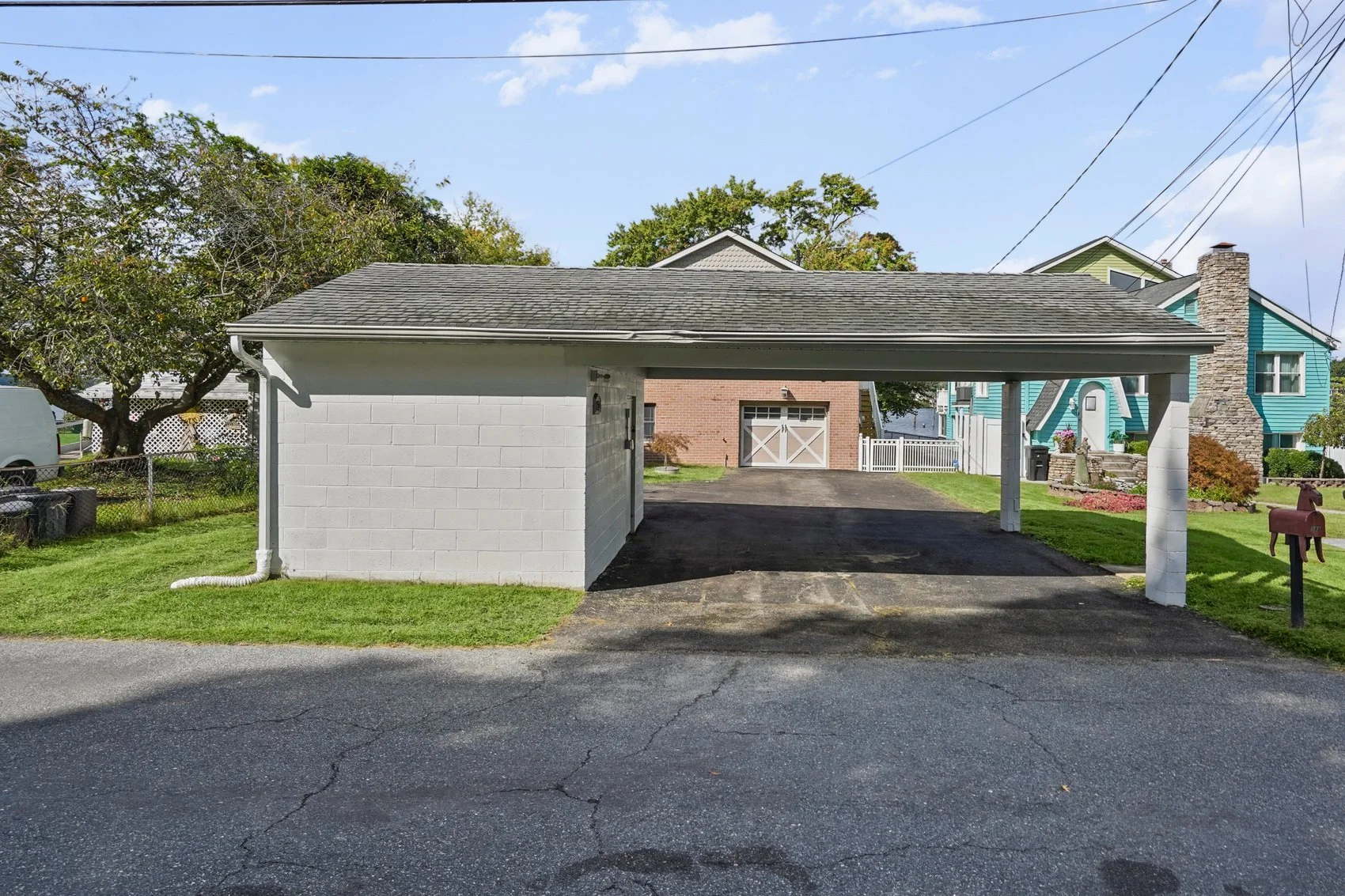 1332 burke rd-2.jpg