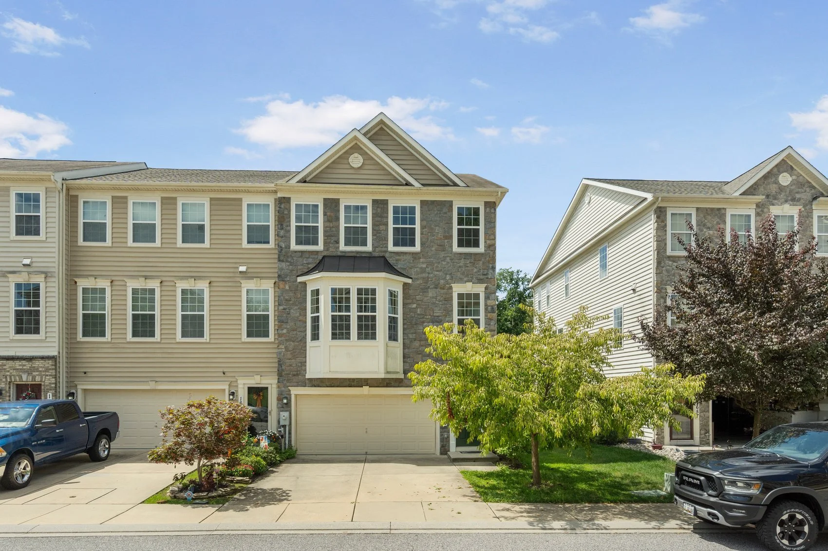 1659 Livingston Dr-01.jpg