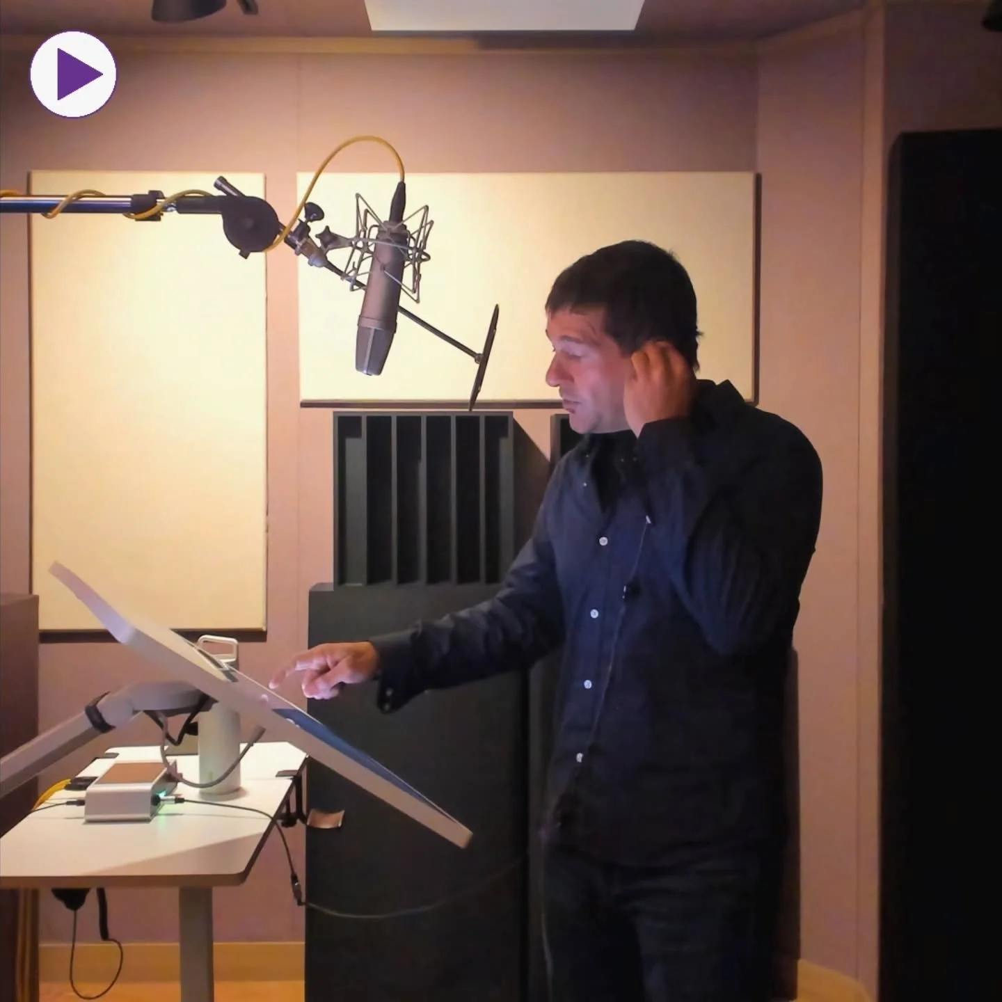 @mikeyantzi
#영어성우 #lunarwave #루나웨이브