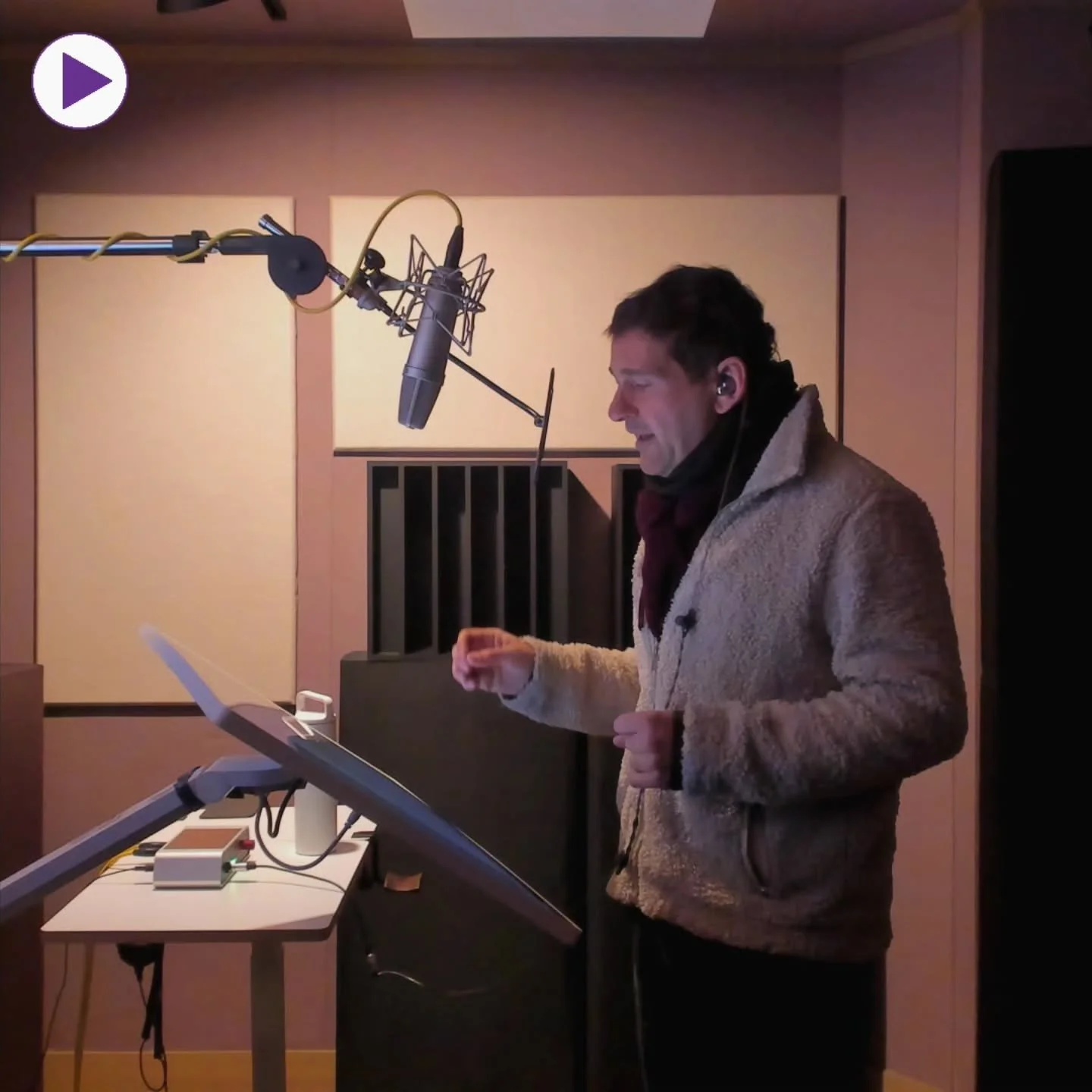 @mikeyantzi
#영어성우 #lunarwave #루나웨이브