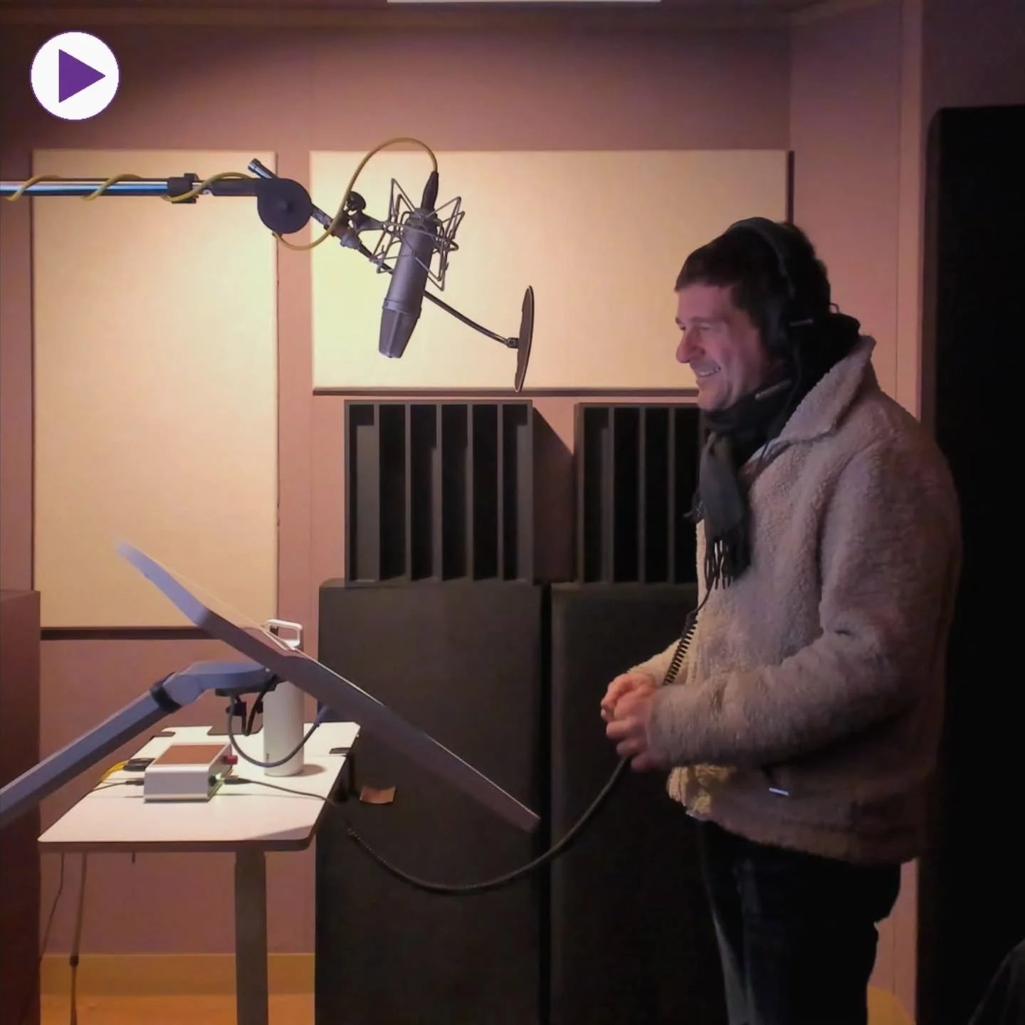 @mikeyantzi
#영어성우 #lunarwave #루나웨이브