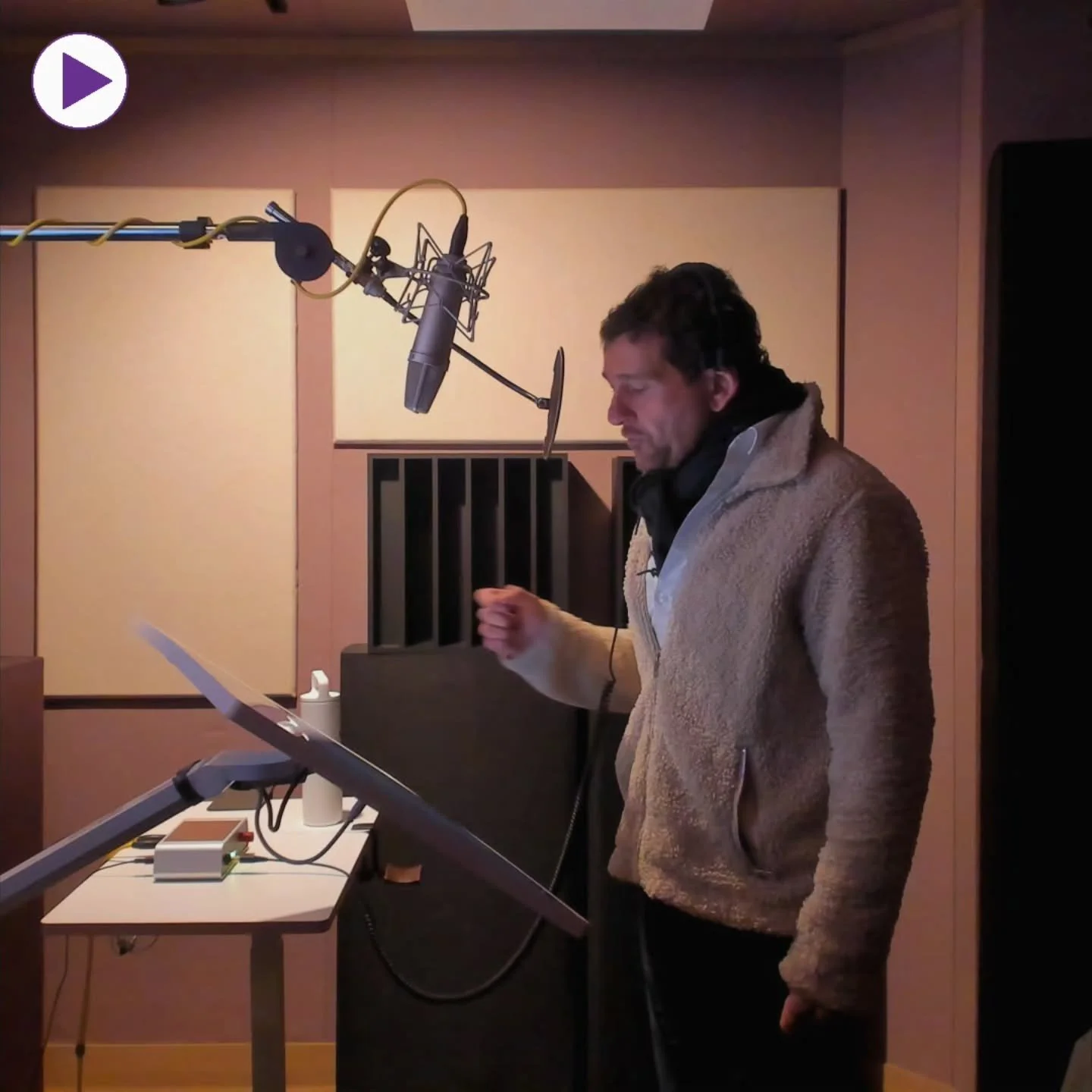 @mikeyantzi
#영어성우 #lunarwave #루나웨이브