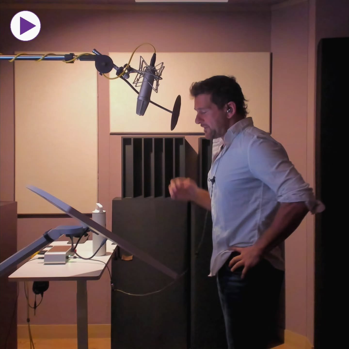 @mikeyantzi
#영어성우 #lunarwave #루나웨이브