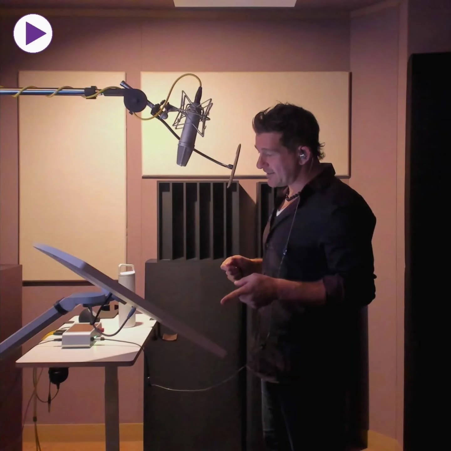 @mikeyantzi
#영어성우 #lunarwave #루나웨이브