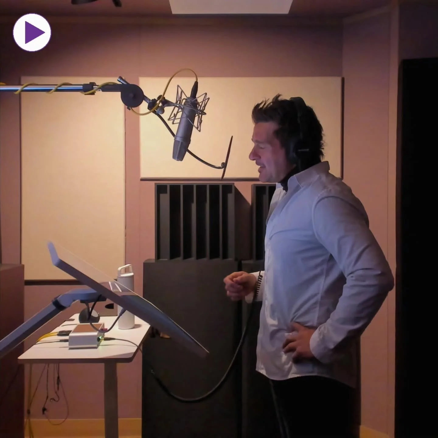 @mikeyantzi
#영어성우 #lunarwave #루나웨이브