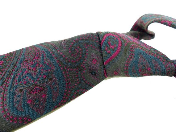 Hand sewn by Robert Talbott for Nordstrom. Thick woven silk tie