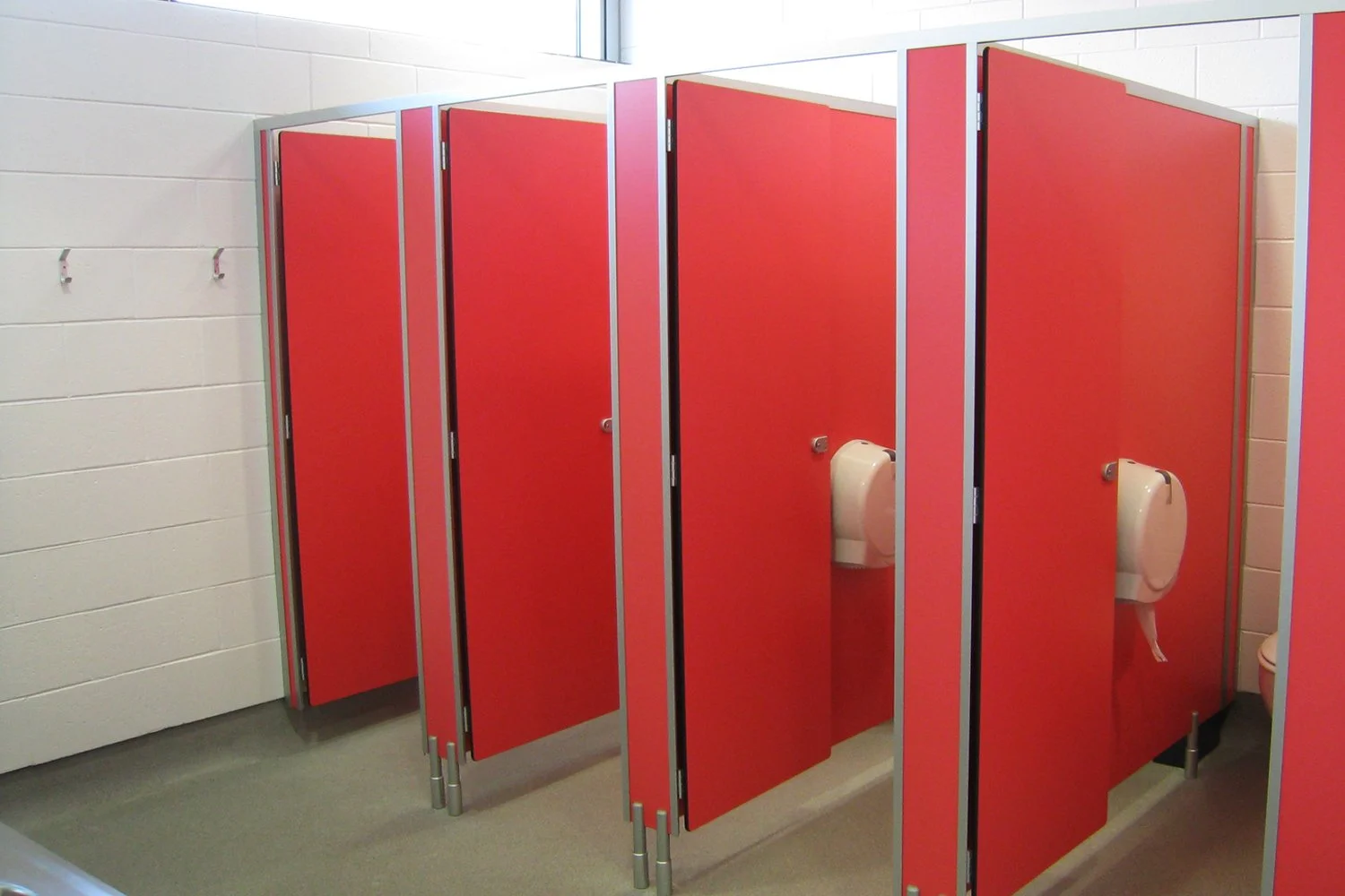 Jelly+Park+-+Toilet+Cubicles2.jpg