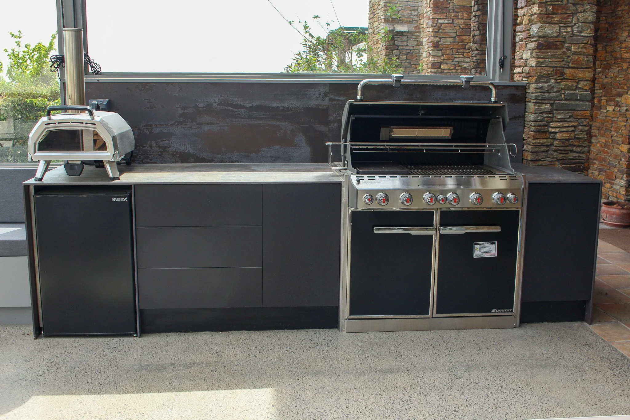 Weber Freestanding-01.jpg