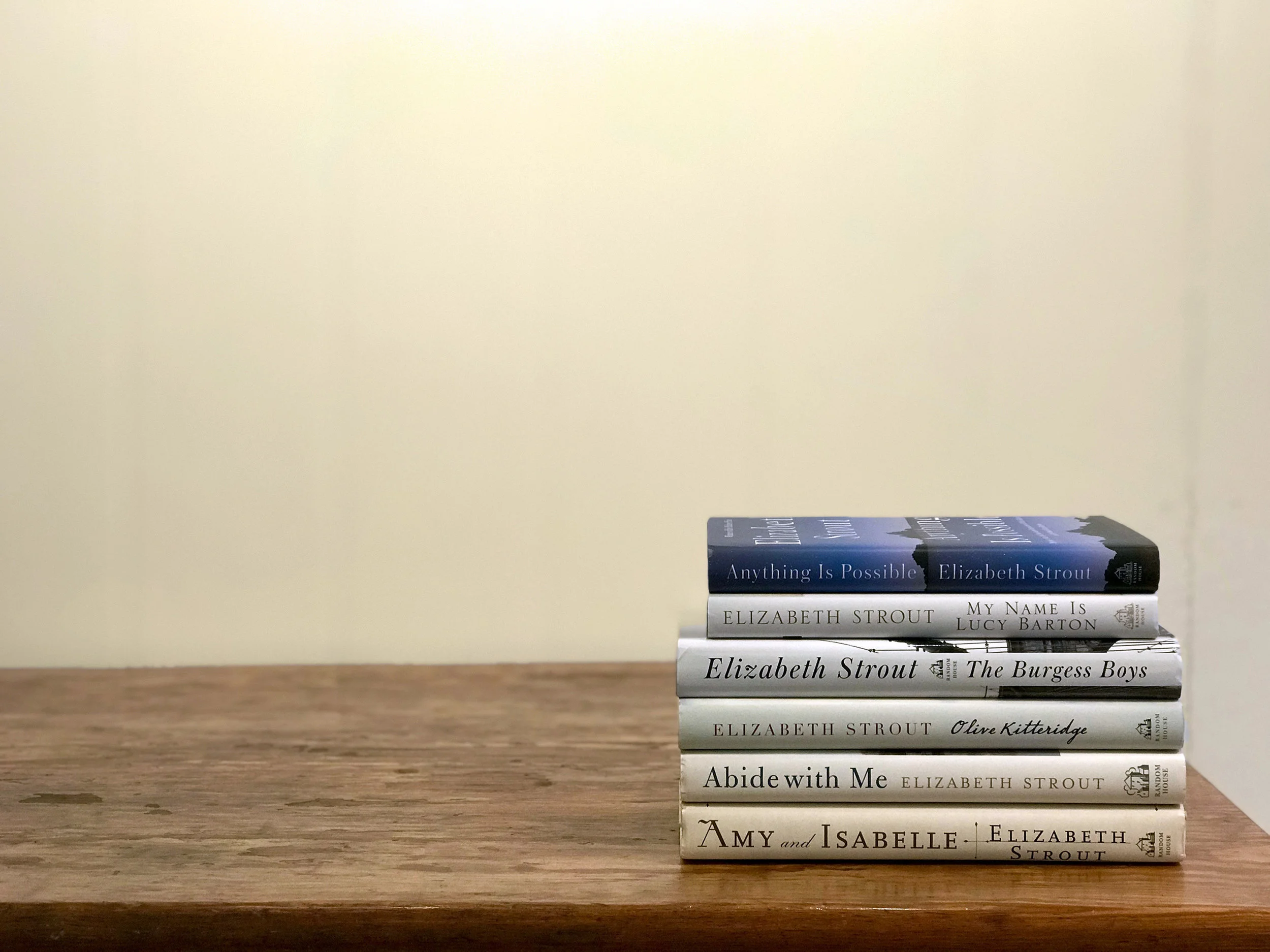 ELIZABETH STROUT logo