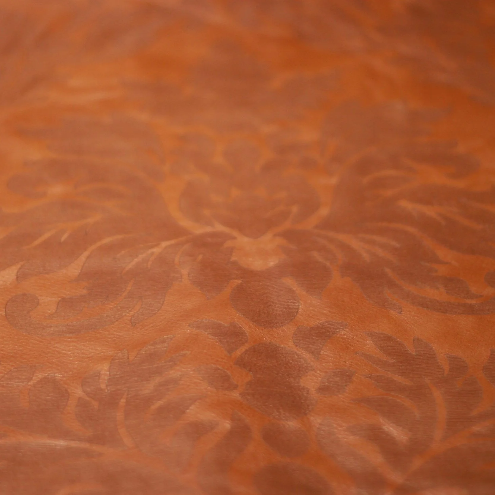 engraved technique  on ascot leather in secretariat #079.099.c.04.g.180