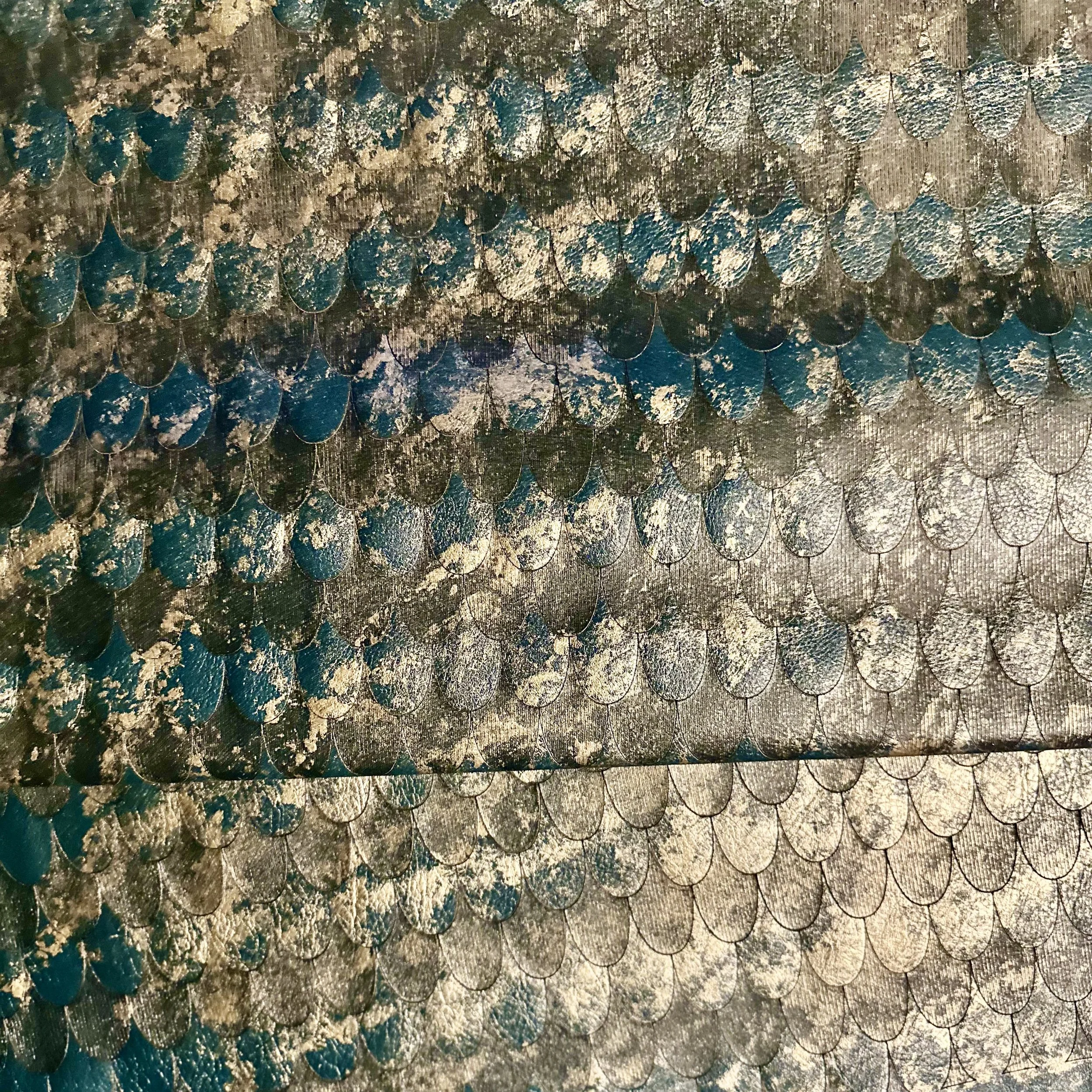 etched and engraved on Paulo in verde escuro with gold paint