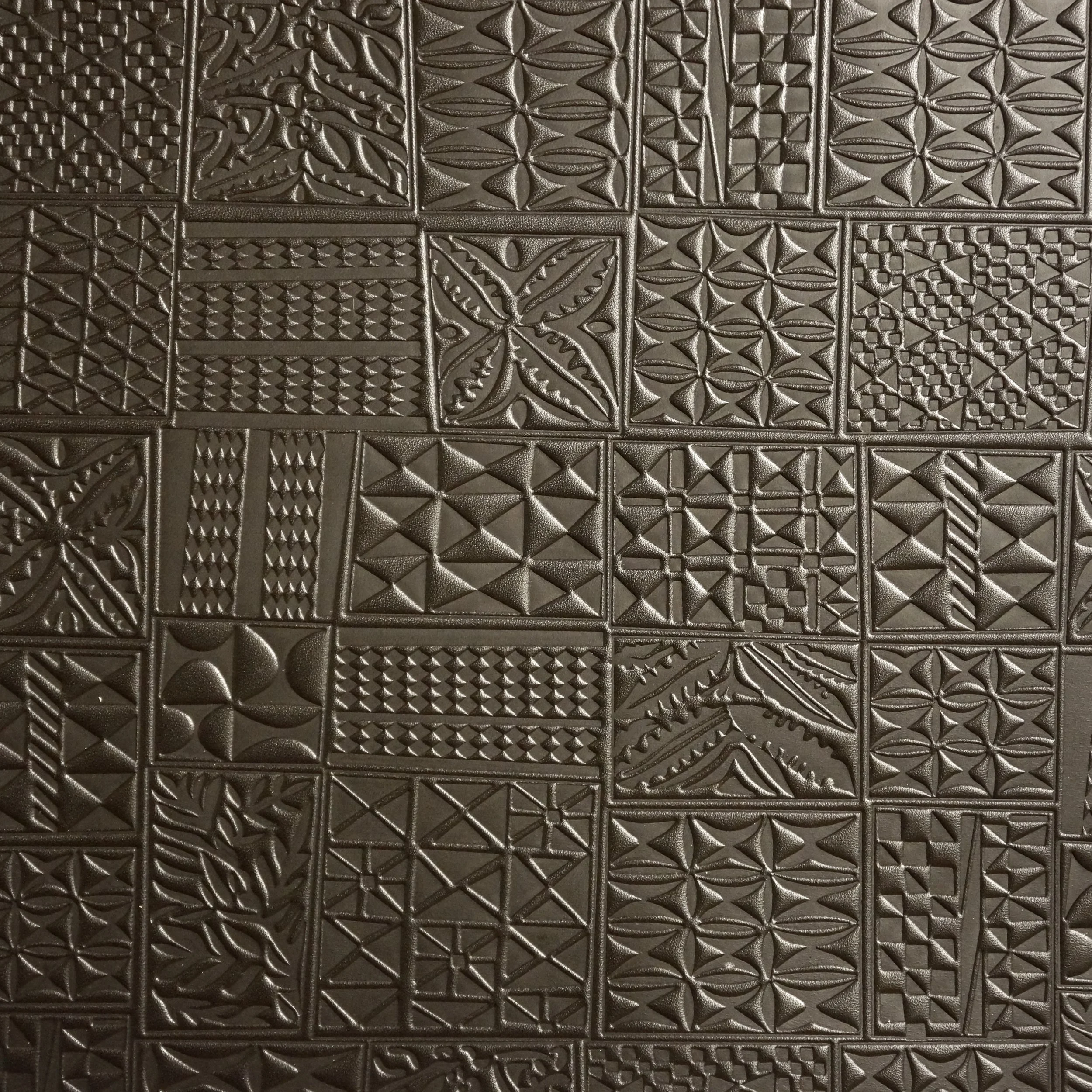 ON MAUDE LEATHER IN COLOR CLOVE