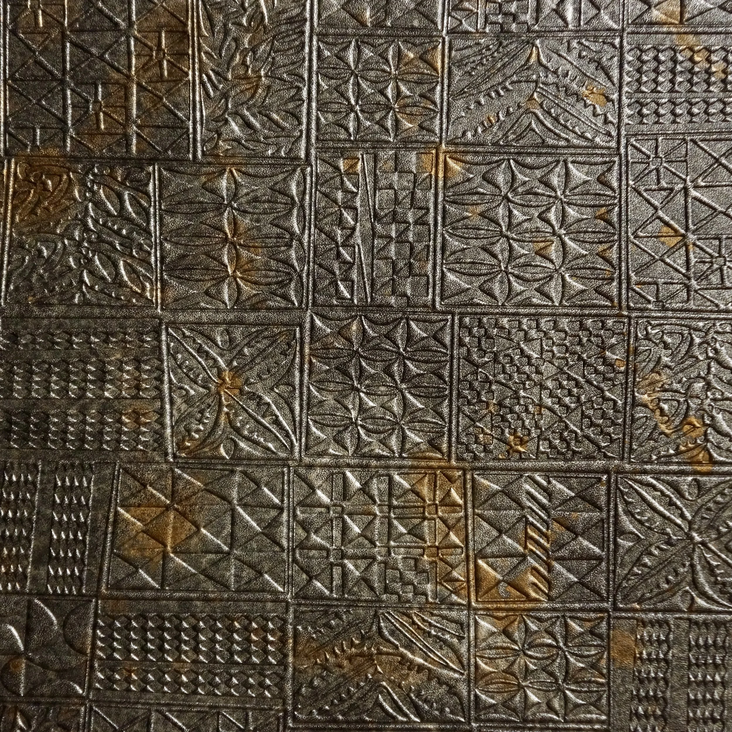 ON MAUDE LEATHER IN COLOR CONCORD WITH PRE-PAINTED BRONZE