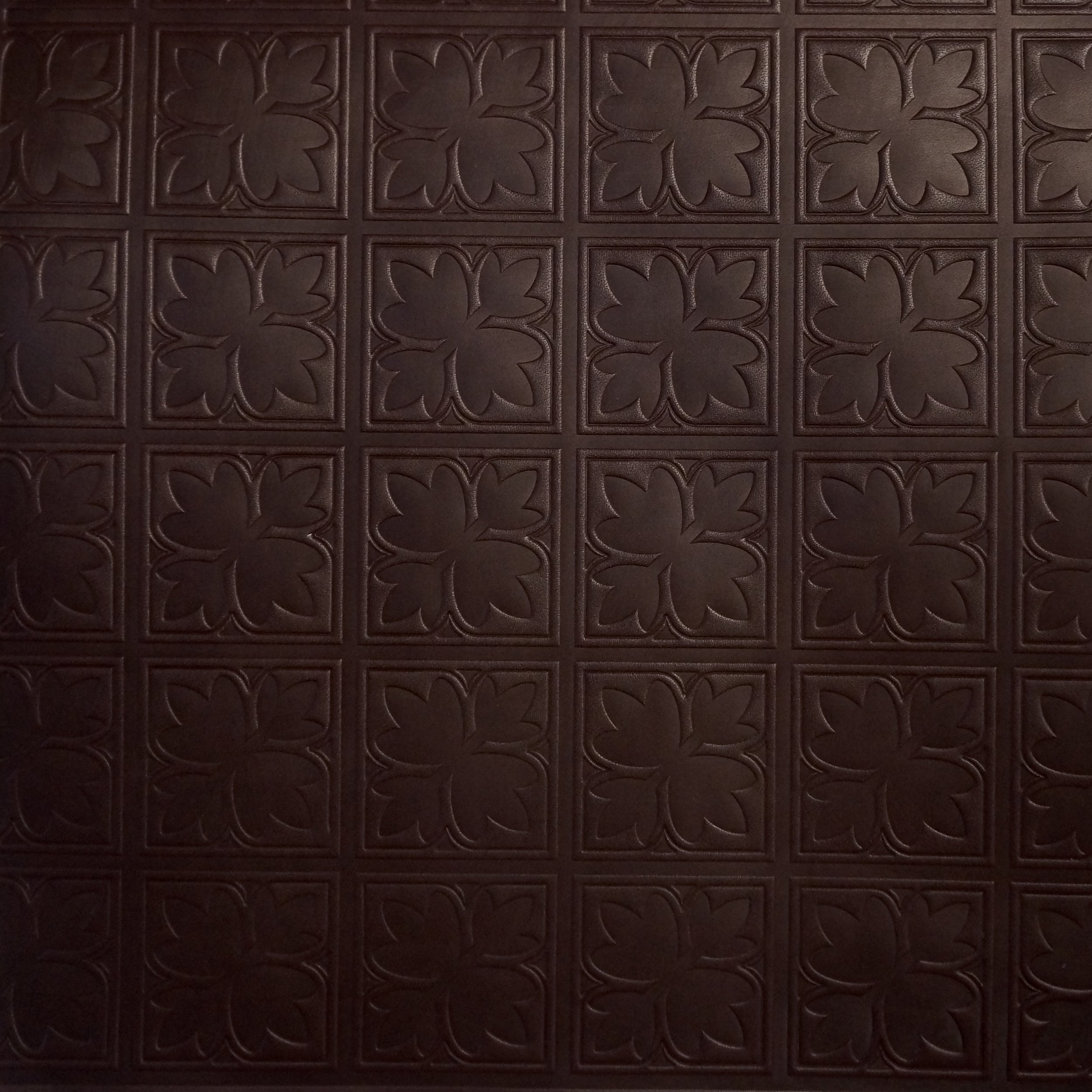 ON MAUDE LEATHER IN COLOR EGGPLANT