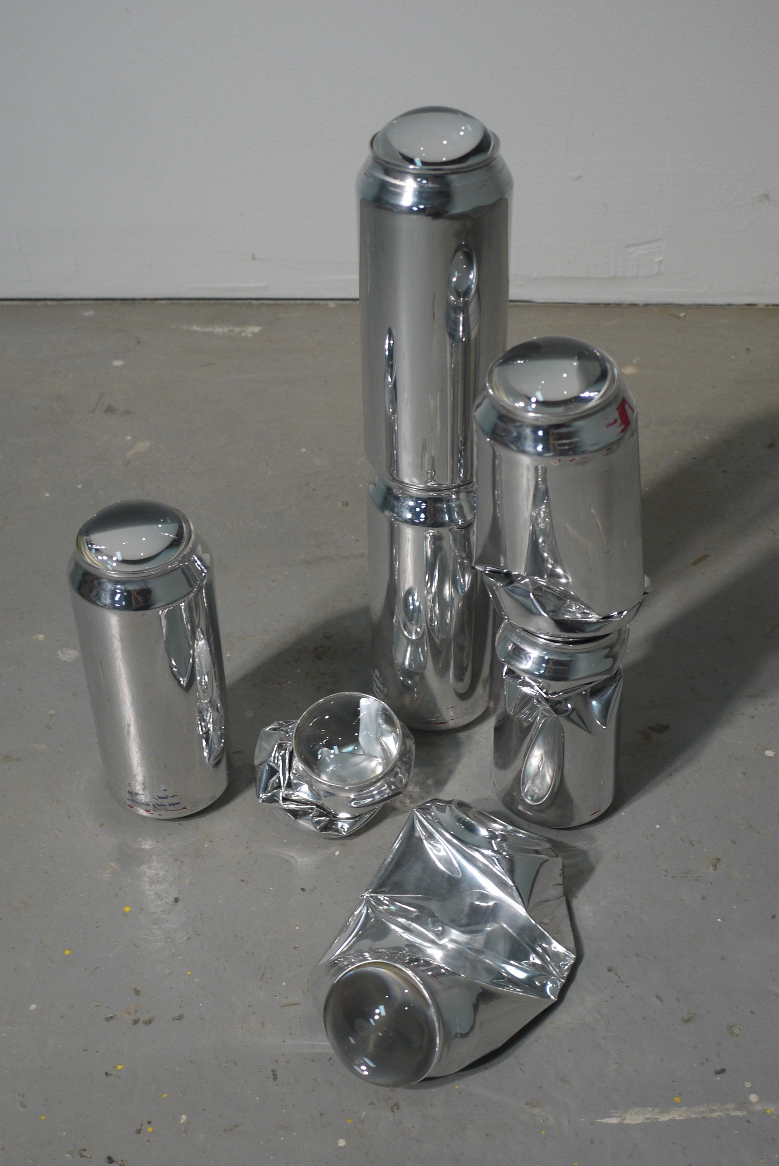  Lungs,&nbsp;2010, dimensions variable, high polished beer cans, projector lenses &nbsp; &nbsp; 
