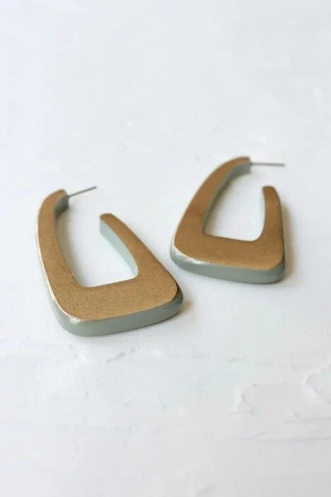 E5F3C561-4BE9-4AE2-B474-54F88D9ACD86