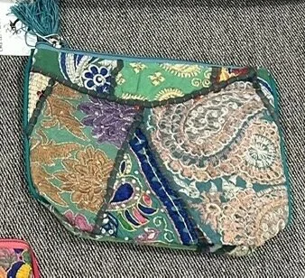 D698C1F9-7144-4C9A-A643-EBF50E4E7D99