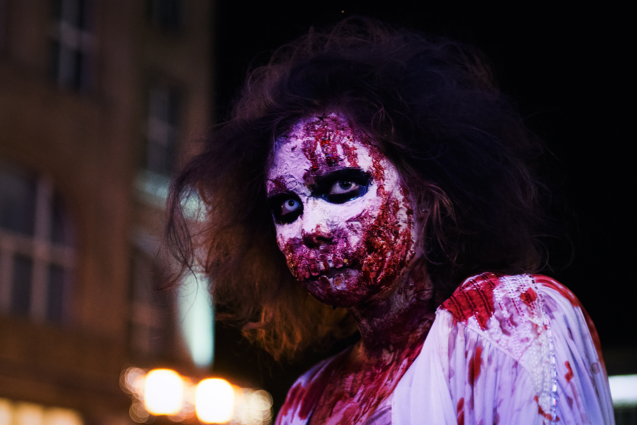 Zombie_Walk_Essen_2014_20141031_0050_1280px.jpg