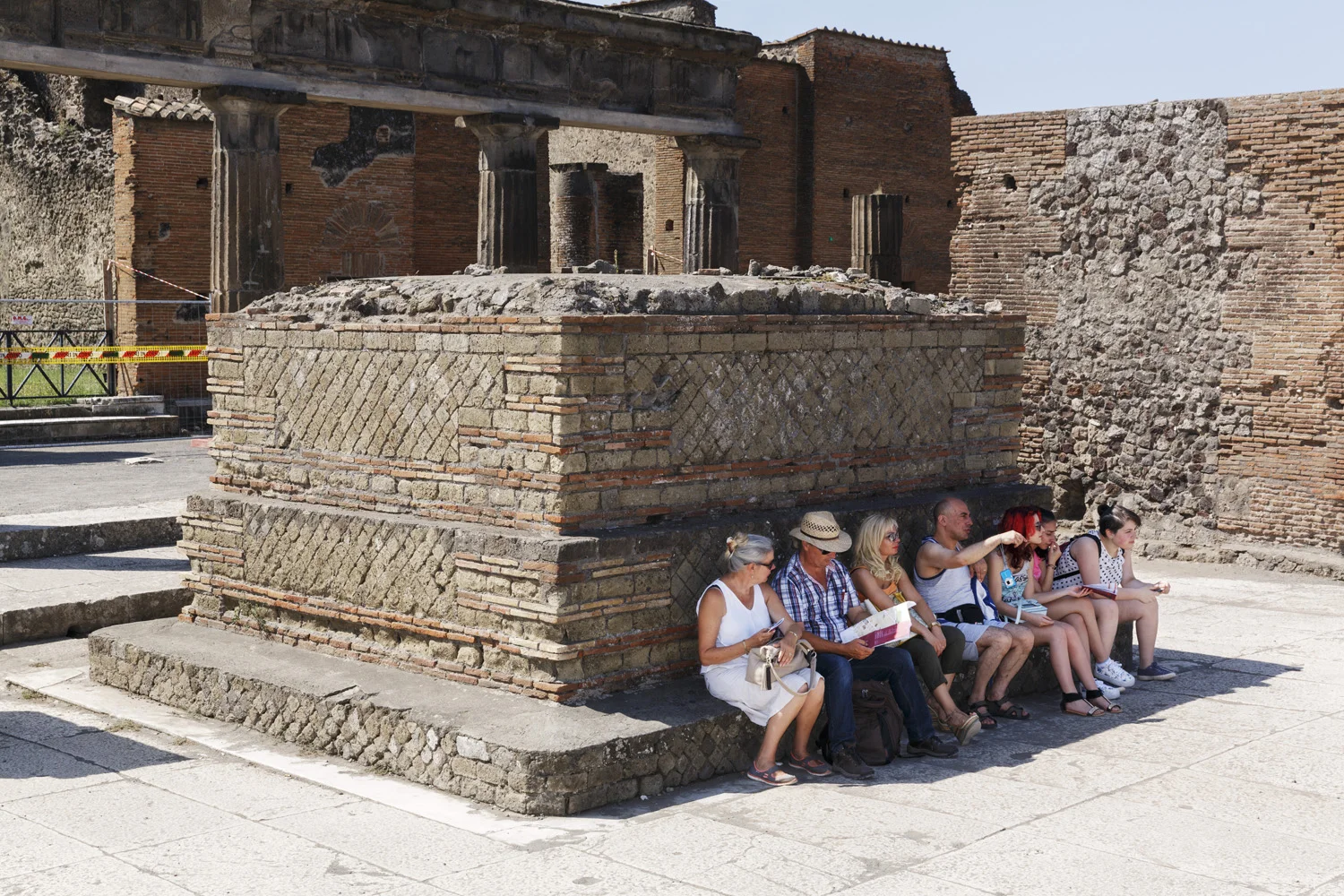 The Amalfi Coast Pompei 2014, Pigment Print cm 65x90 ed. 1\10 (cm 100x150 ed. of 5) © Martin Parr / Magnum Photos / Studio Trisorio