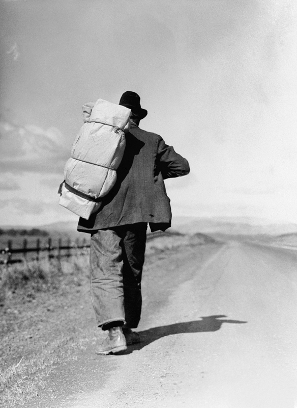 Dorothea Lange, Migrant Worker on California Highway , 1935, cm 51x70, framed cm 81x66