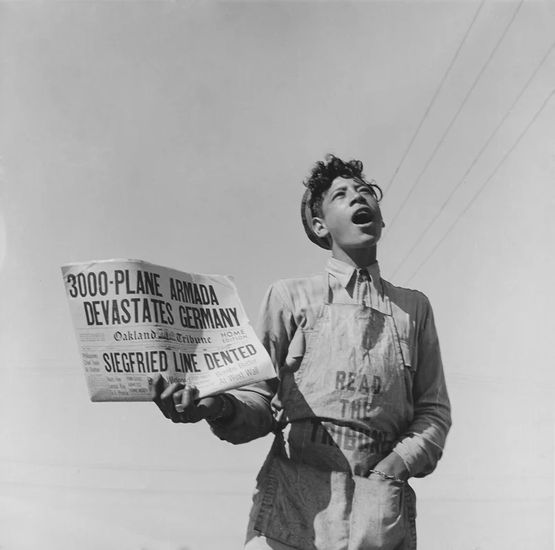 Dorothea Lange, Newspaper Boy , California, 1944, vintage print, cm 20,3x20,3, framed cm 45,5x45,5