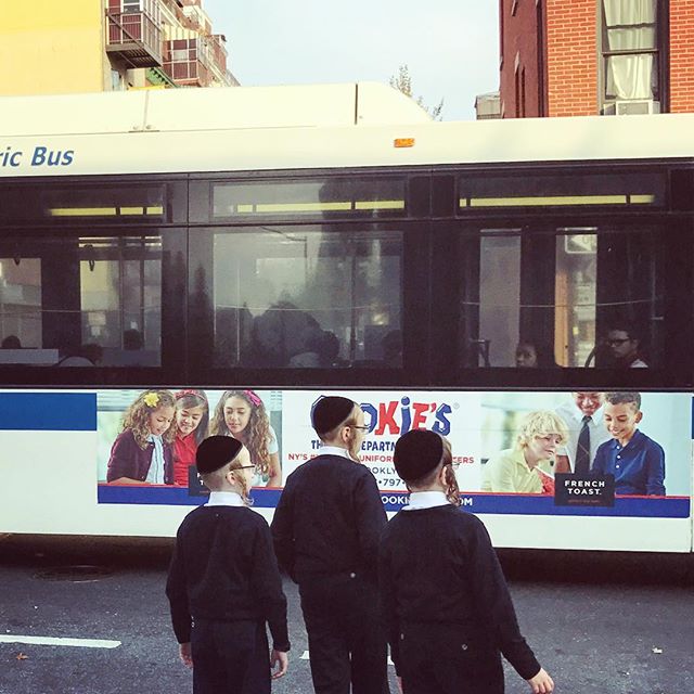 Kids waiting to cross the street.#newyork #instagood #newyorkcity #life #newyork_instagram #brooklyn