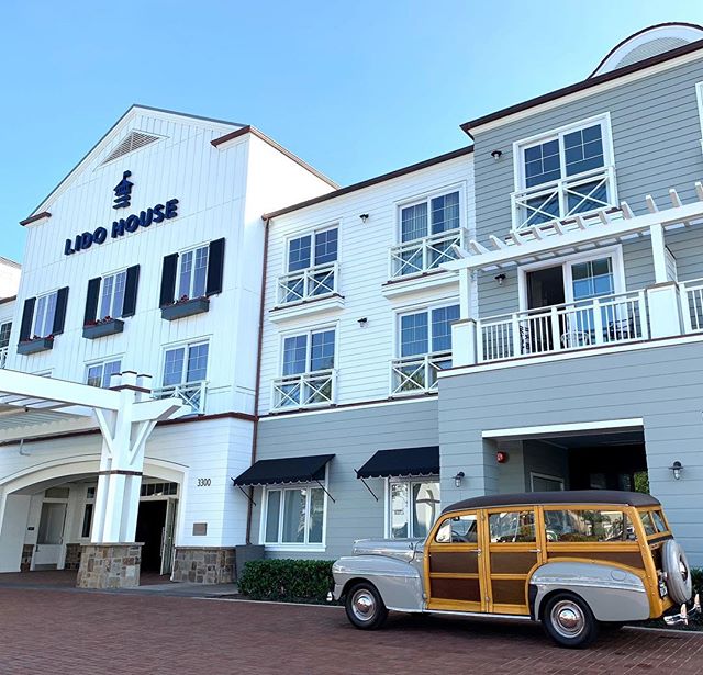 Venue tour today @lido_house 🛥 Feeling the Beach Vibes! Super excited to have this awesome new wedding venue in Orange County. #lidohousehotel
#lidohouse
#lidohousenewportbeach