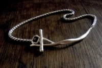 Wishbone choker with Topaz