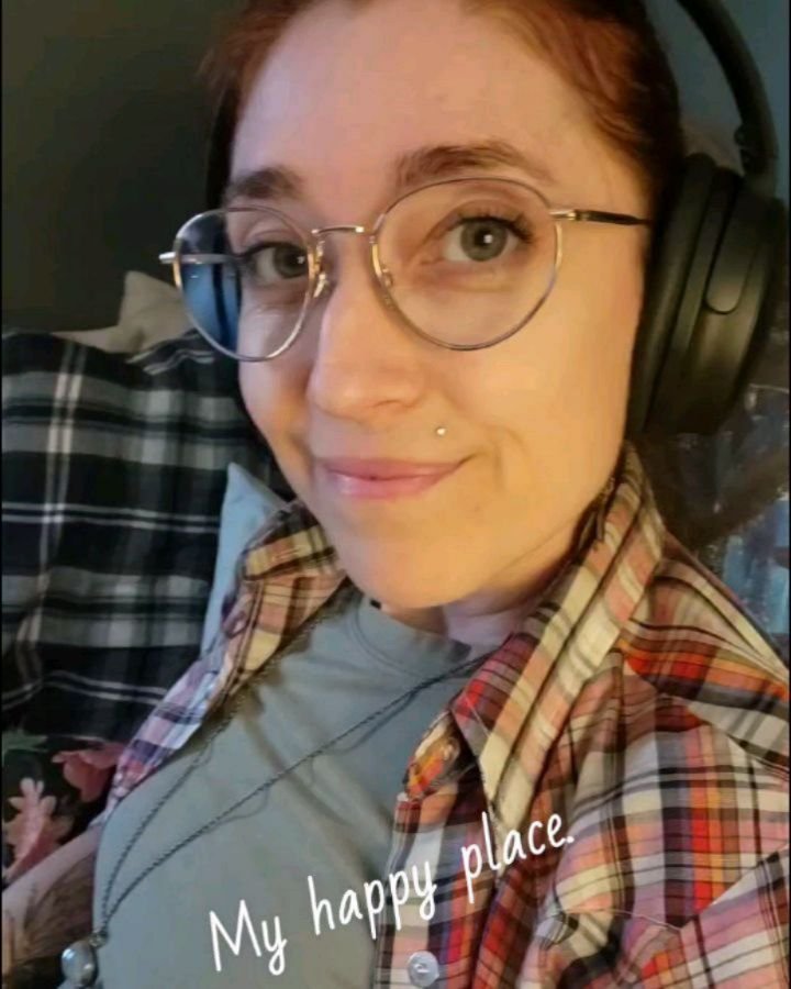 👋 Hi! Allow me to reintroduce myself for anyone new here!
I'm Katy Daixon Wimer, a soul dweller who’s passionate about helping others reconnect with themselves through journaling, tarot, photography...(and even my writing!).
My offerings:
?