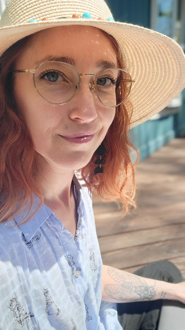 ✨️ Midweek Reflection Q for all you beautiful peeps!
What's expanding in your life right now? OR what do you want to expand from now until the Summer Solstice? ☀️
Take that precious moment of reflection, loves. You'll appreciate the pause.
Here's