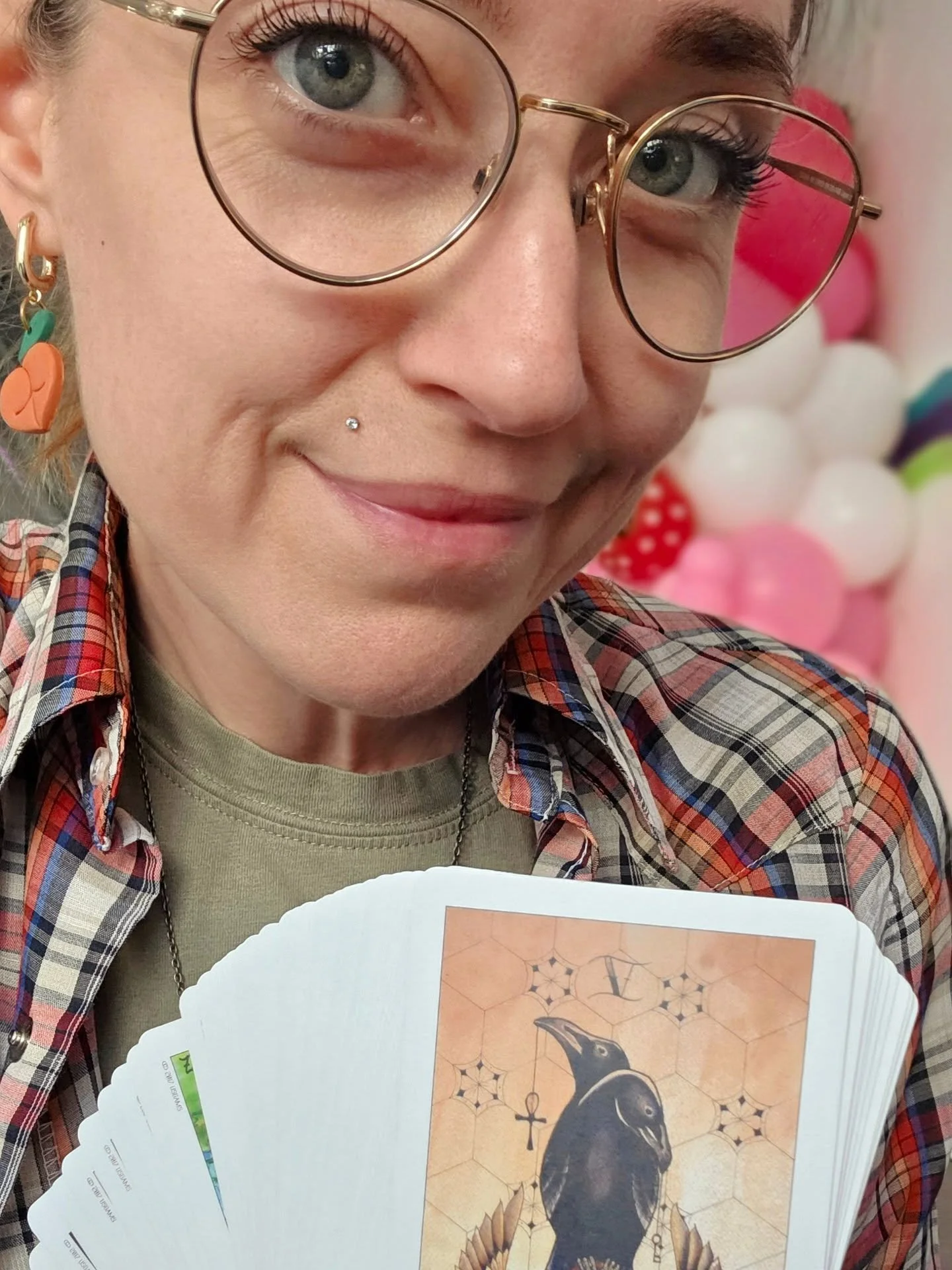 Slingin' readings 11:30-2p at @revamp_whitewater on this stormy Friday! 1 or 3 cards. Plus receive a FREE oracle with either booking.

Can't make it in and want to receive a Message of the Day? Comment⚡️and I'll drop that insight into your inbox. 💕