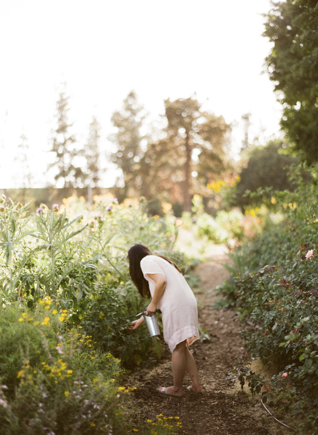 trouve_magazine_emblem_flowers_floral_design_organic_local