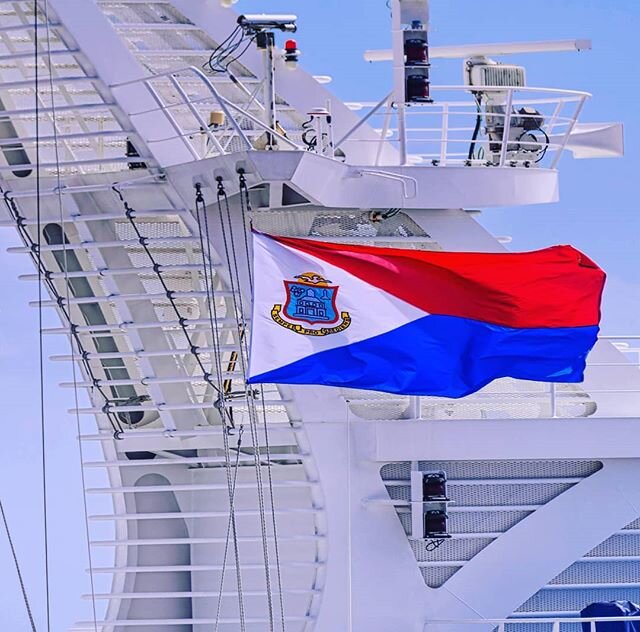 Sweeping lines, jammed details and a punch of #colors ... a feast in your viewfinder #nautical #cruise #travel #flags #nikon #nikonz7