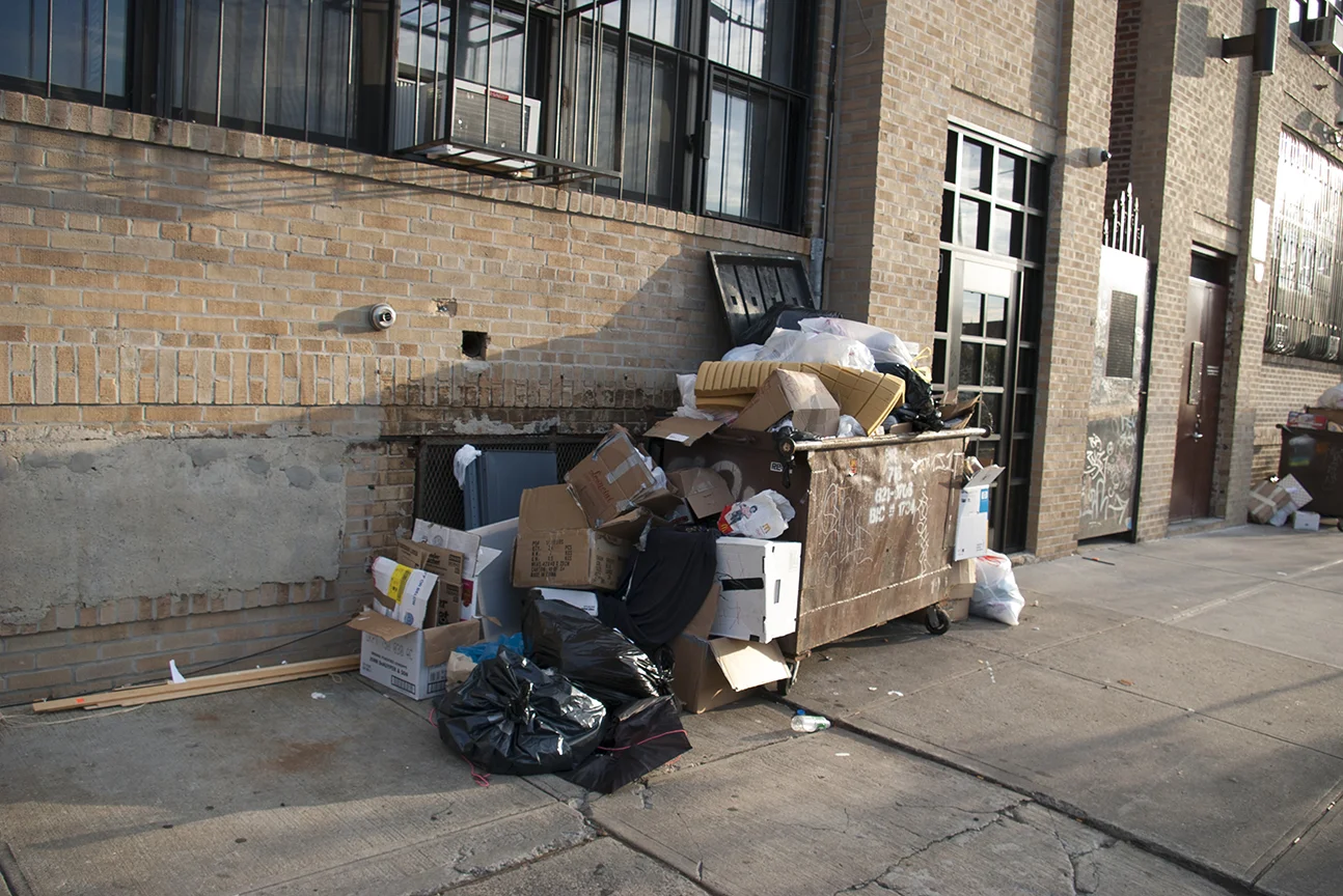 SG1S1747_Garbage_Moore St_9.04.2006_web..jpg