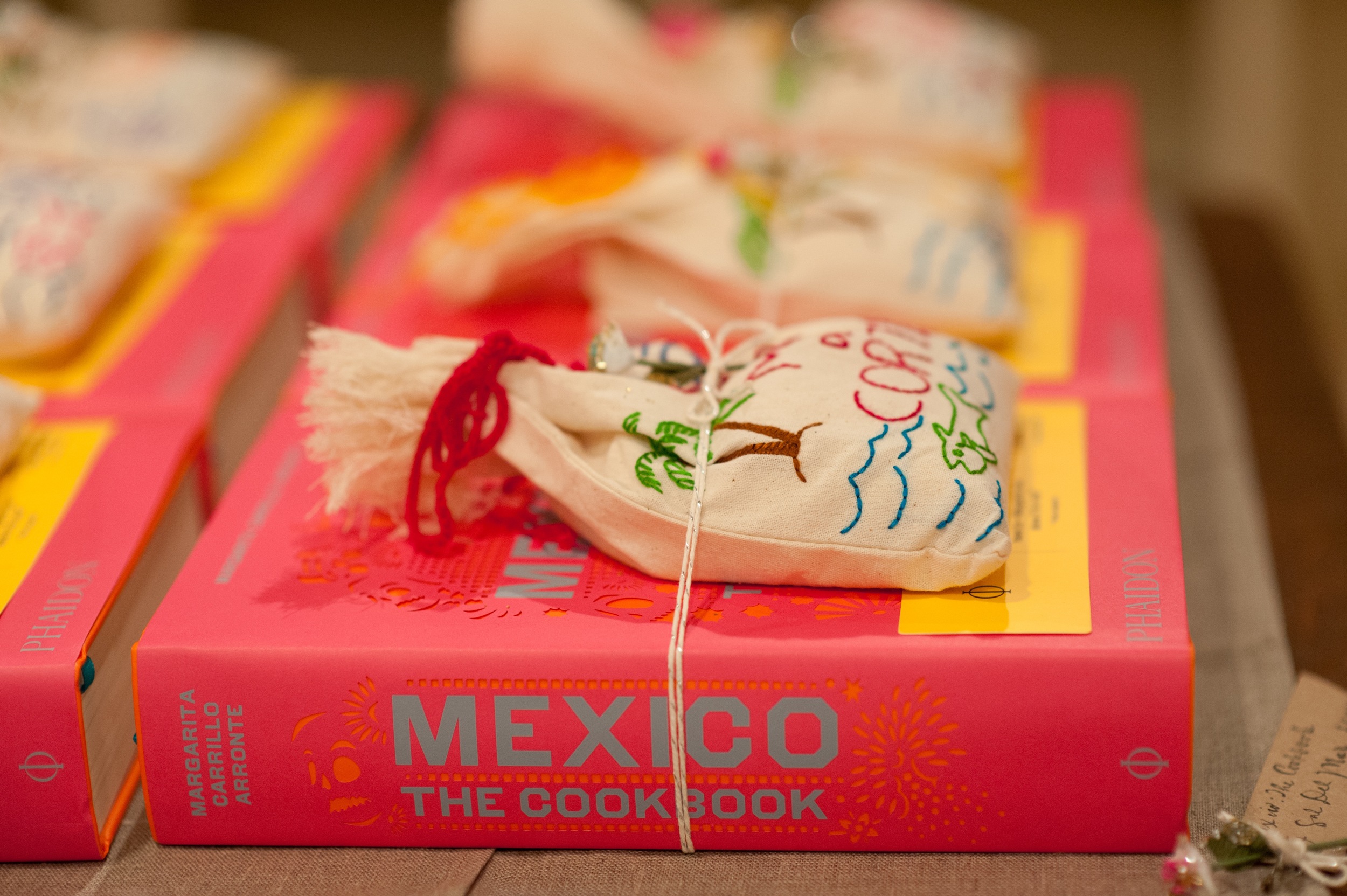 Gift Idea: Sal del Mar with a beautiful cookbook