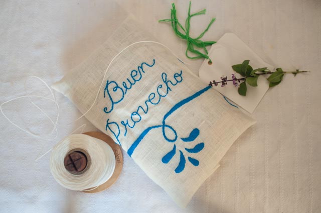 Each towel is a work of art. . . so the Buen Provecho (Spanish for “I hope you enjoy your food) design makes the prefect gift for Foodies to use to hang in their kitchen to bring themselves joy or to use to enhance a gift to another “foodie” when you want to give them a copy of your favorite cookbook.