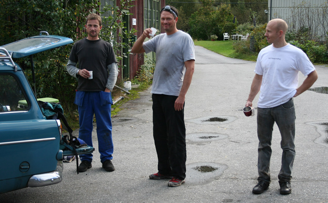 Team Anders, Ketil, Jogeir og André (fotograf) på jakt etter Spanjoladeler, Området der sykkelen lå ble endevendt, og erklært Spanjolafritt!
